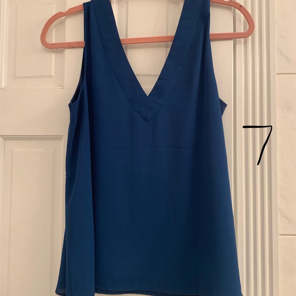 VGUC size small alani top in ink blue